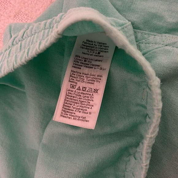 J. Crew Women's Green Cargo Shorts - Picture 4 of 6